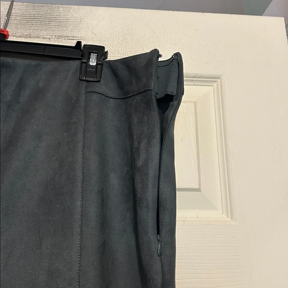 Ann Taylor Green Faux Suede Pants Size 18